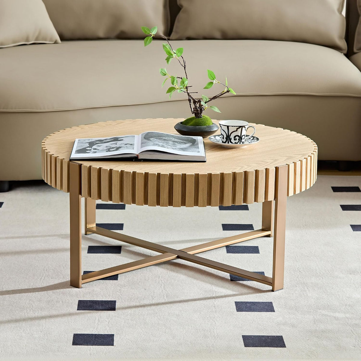 Wood Round Coffee Table for Living Room, 31.5' Modern Handcraft Drum Coffee Table, Circle Wood Side Table End Table Accent Center Table, Small Coffee Table with Sturdy Pedestal, Wood Color
