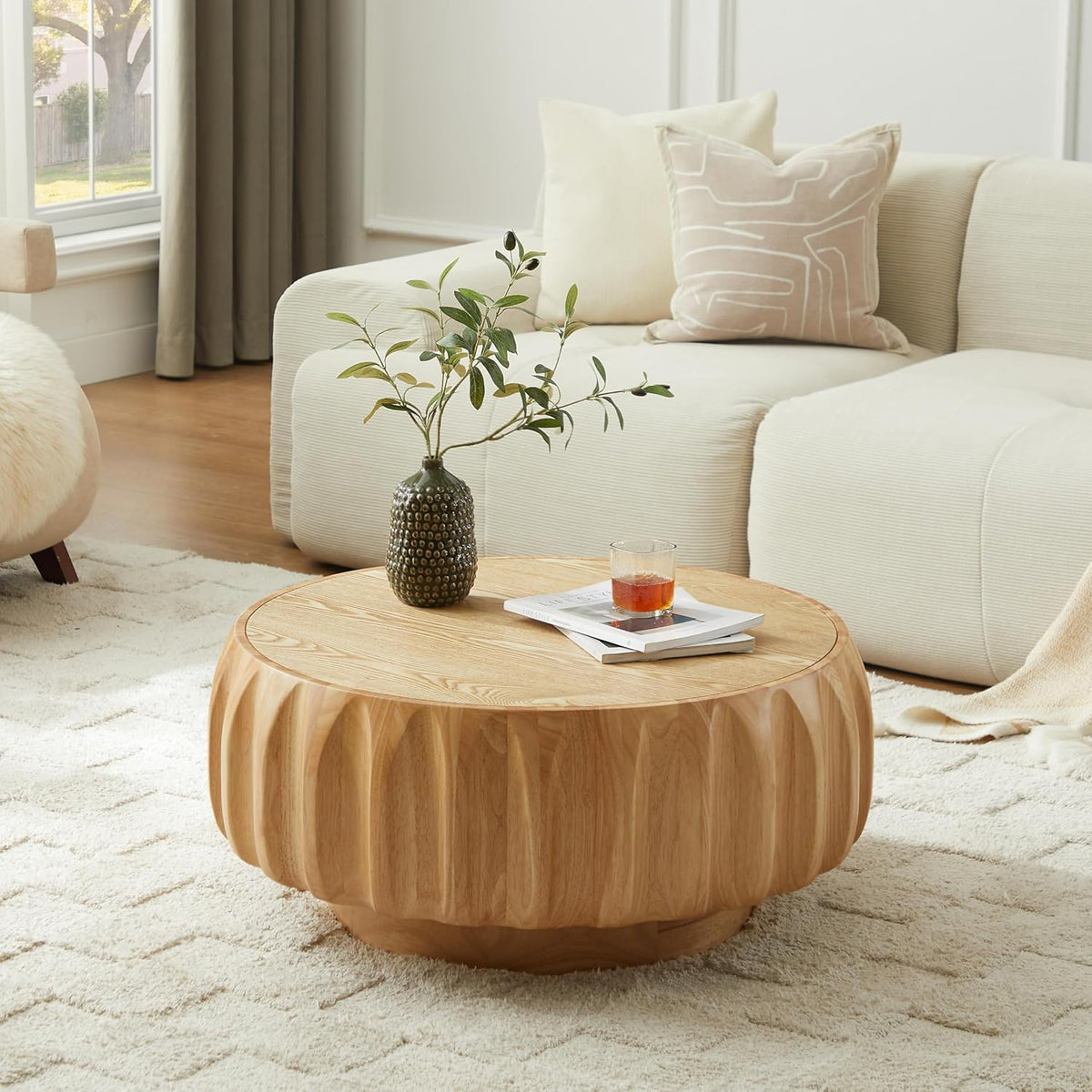 31.5' Round Coffee Table with Curved Fluted & Ash Veneer, Modern Circle Wood Center Table, Drum Tea Table Accent Side End Table for Living Room Apartment, Oak