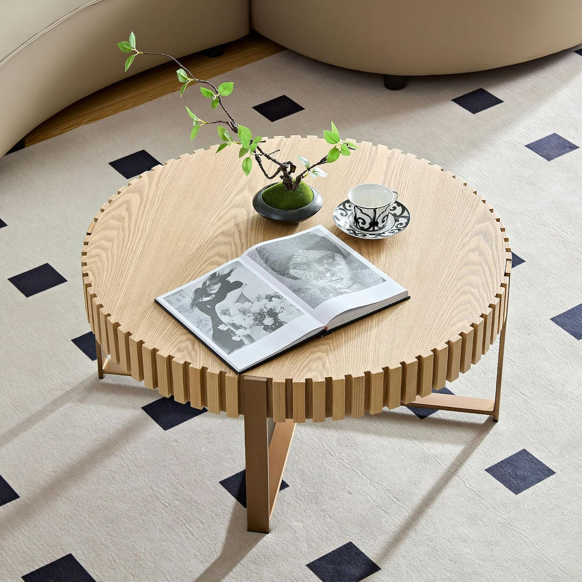 Wood Round Coffee Table for Living Room, 31.5' Modern Handcraft Drum Coffee Table, Circle Wood Side Table End Table Accent Center Table, Small Coffee Table with Sturdy Pedestal, Wood Color
