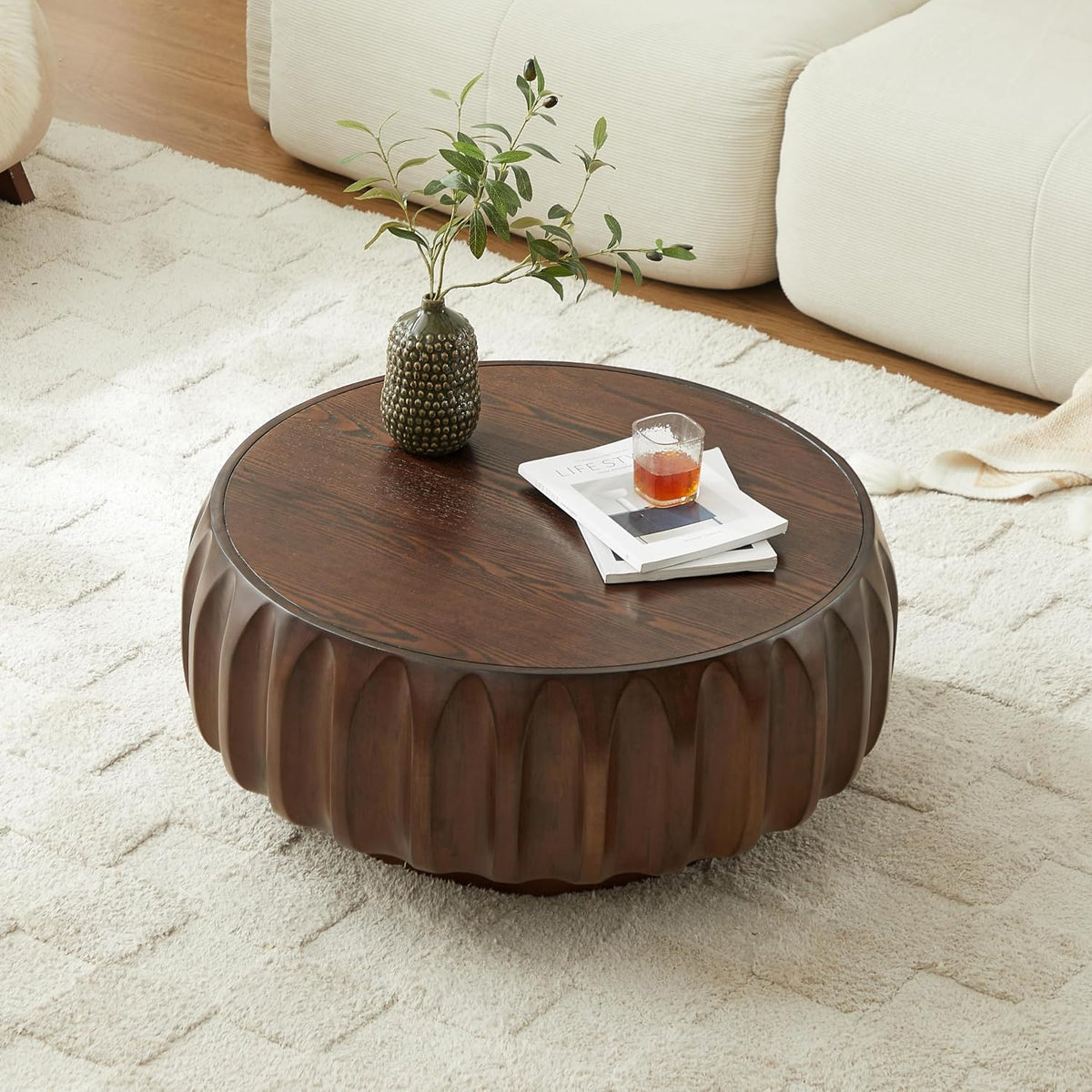 31.5' Circle Coffee Table with Minimalist Curved Fluted & Ash Veneer, Modern Wood Round Center Table, Drum Tea Table Accent Side End Table for Living Room Apartment, Walnut