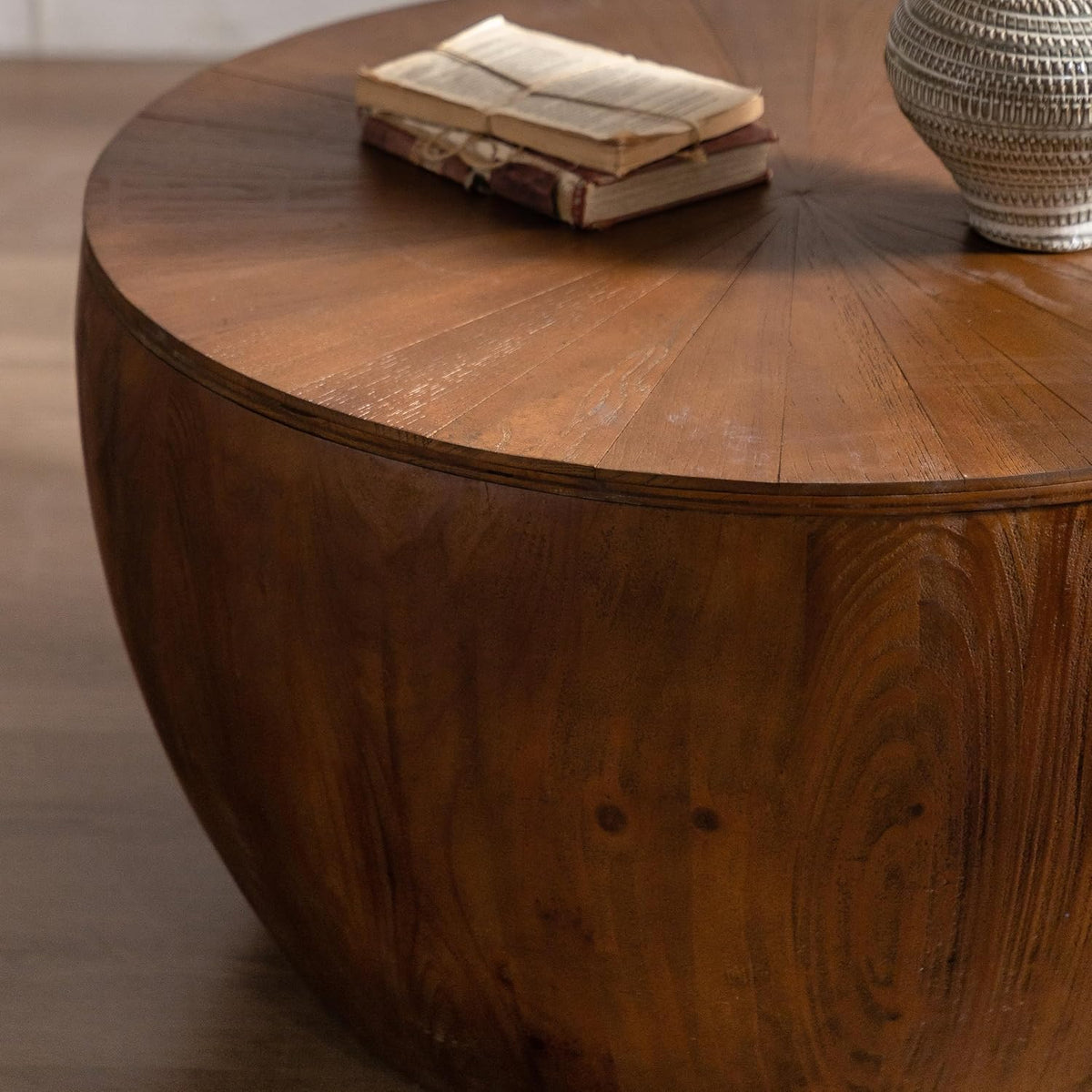 31.50' Round Wood Coffee Table, Retro Fashion Modern Coffee Table Splicing Design Side Cabinet Coffee Table, Wood Look Accent Furniture for Office, Dining Room and Living Room